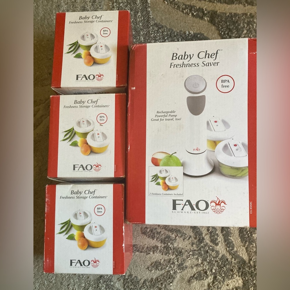 FOOD VACUUM SAVER SET FAO SCHWARZ